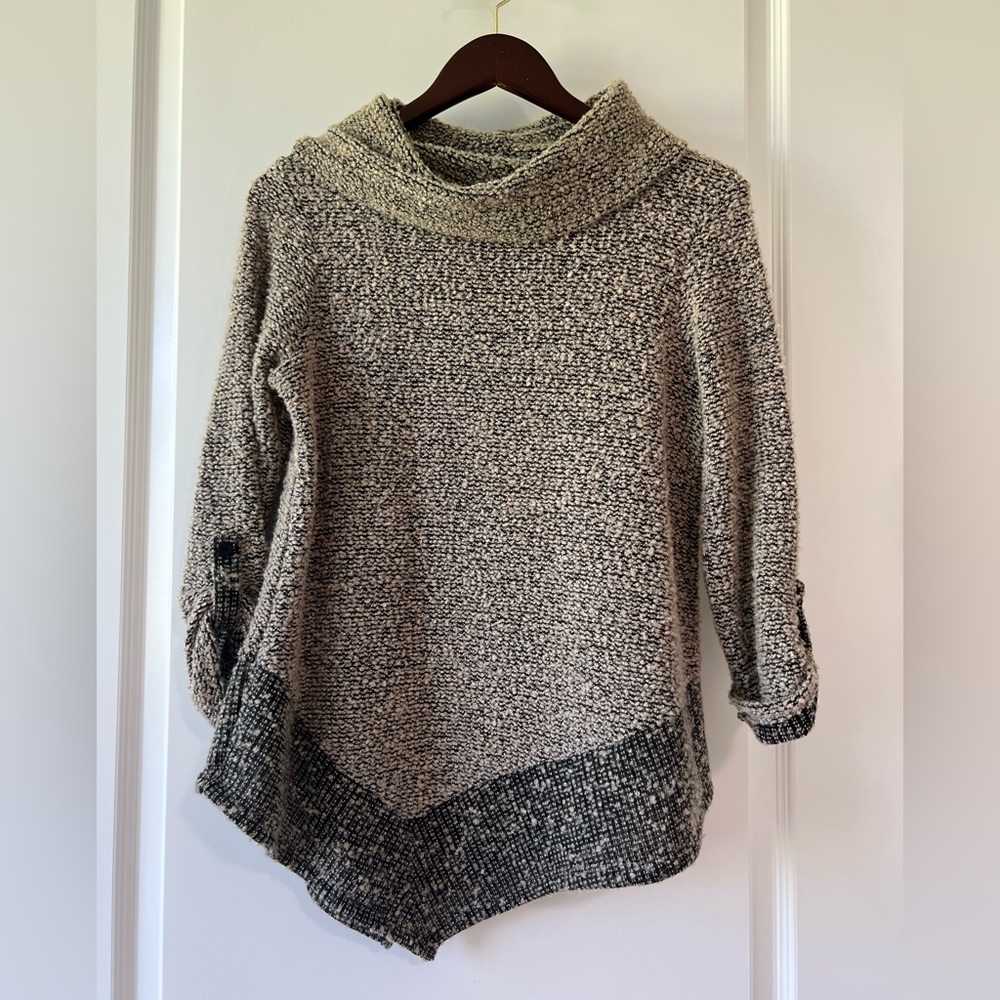 SJS Two-Tone Cowl Neck Sweater in Cream and Black Asymmetrical V-hem Small